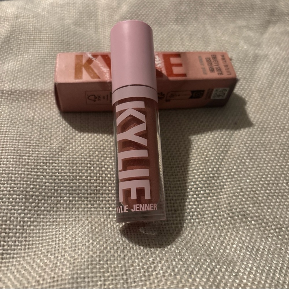 Kylie Cosmetics Lip Gloss shade Damn Gina Full Size Brand New in Box!!